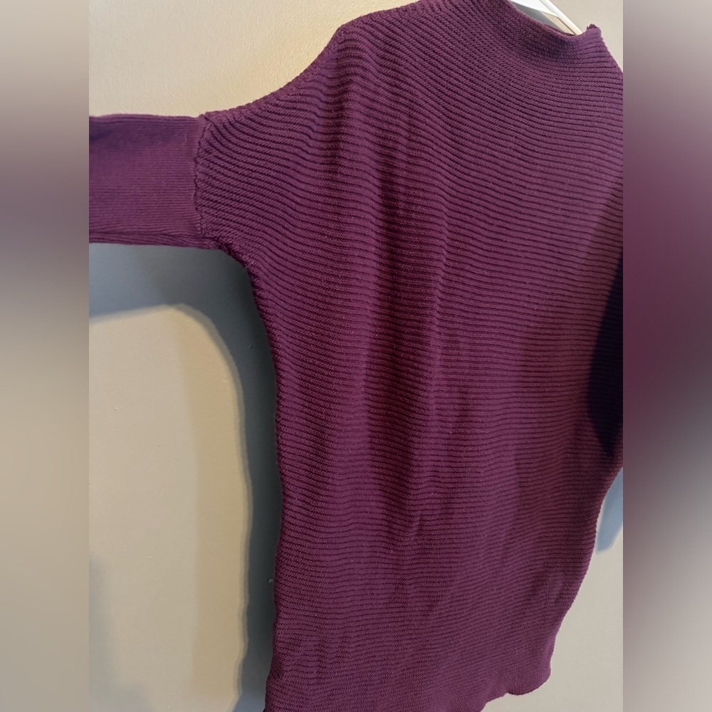 Halston sweater - Picture 2 of 3